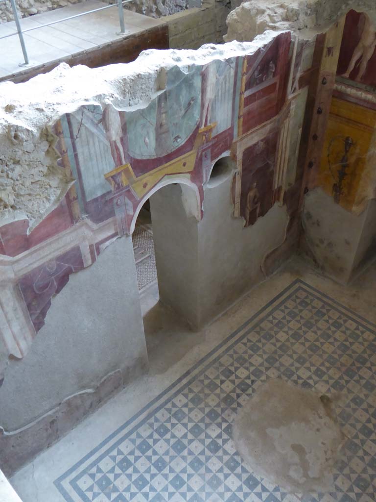 I.6.2 Pompeii. January 2017. Looking down towards south wall of frigidarium.
Foto Annette Haug, ERC Grant 681269 DÉCOR.