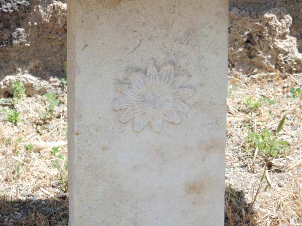 I.6.2 Pompeii. May 2017. Detail of decoration on pedestal of marble table. Photo courtesy of Buzz Ferebee.