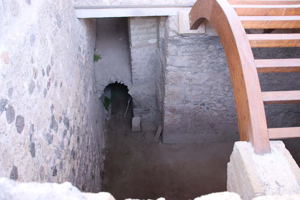 I.6.2 Pompeii. September 2019. Looking south at east side below summer loggia. Photo courtesy of Klaus Heese.
