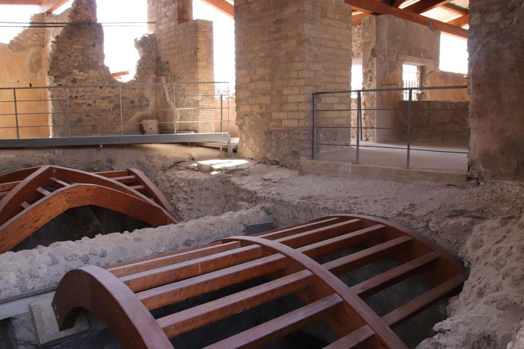 I.6.2 Pompeii. September 2019. Looking south-west across east end of summer loggia with reproduction vaulted ceilings.
Photo courtesy of Klaus Heese.