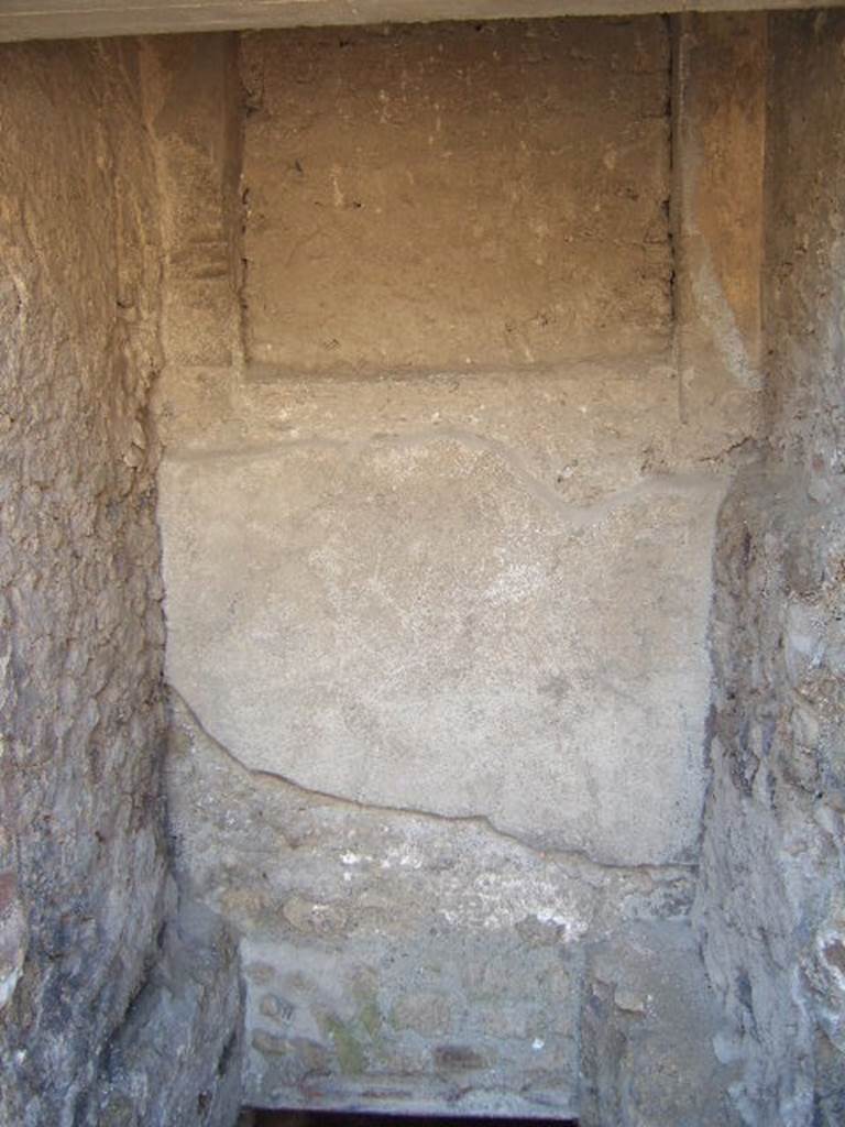 I.6.2 Pompeii. May 2006. South wall above stairs to lower floor. 