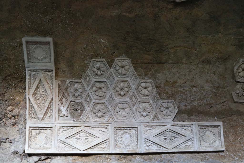 I.6.2 Pompeii. December 2018. Stuccoed vaulted ceiling in cryptoporticus. Photo courtesy of Aude Durand.