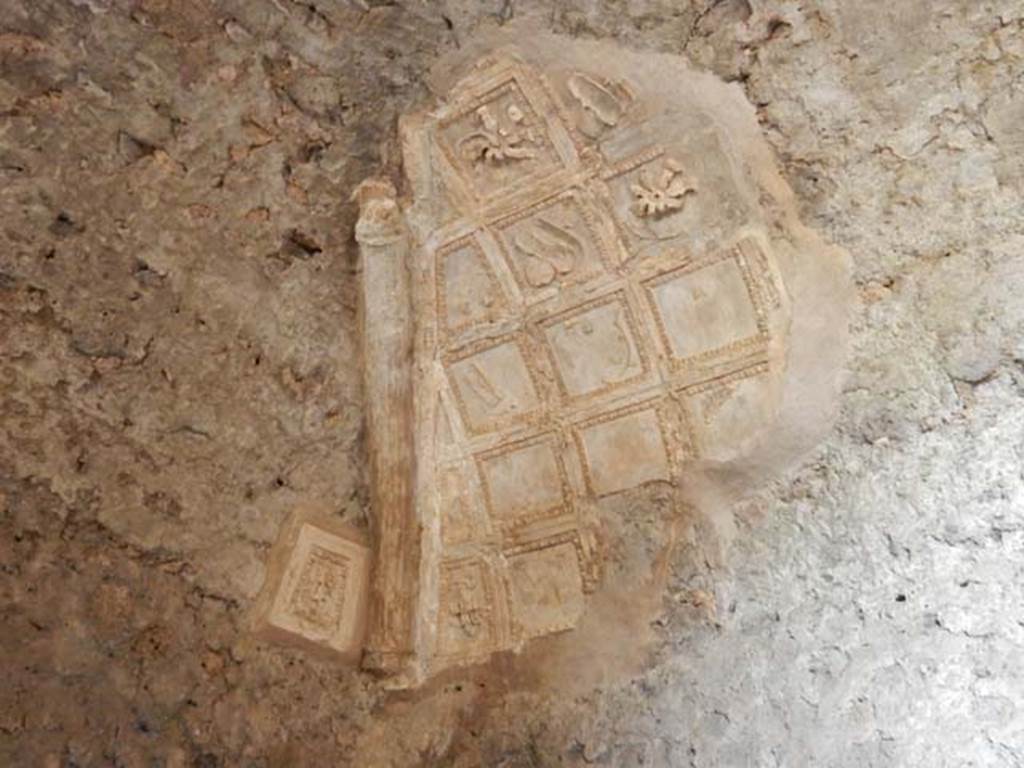 I.6.2 Pompeii. May 2017. Ceiling stucco in north-west corner of cryptoporticus. Photo courtesy of Buzz Ferebee.