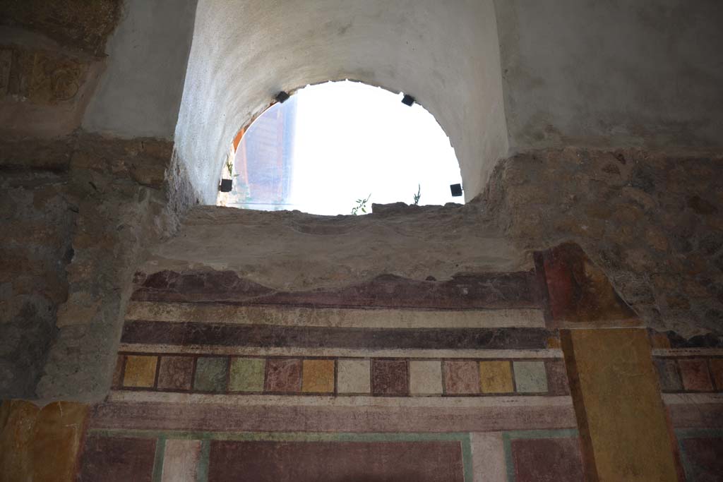 I.6.2 Pompeii. September 2019. Detail from upper east wall at north end.
Foto Annette Haug, ERC Grant 681269 DÉCOR.