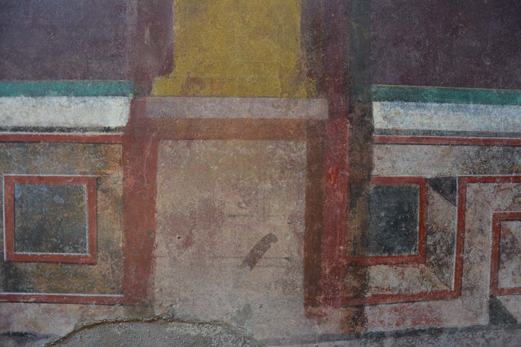 I.6.2 Pompeii. March 2019. Detail from lower west wall of west wing of cryptoporticus, at south end.
Foto Annette Haug, ERC Grant 681269 DÉCOR.