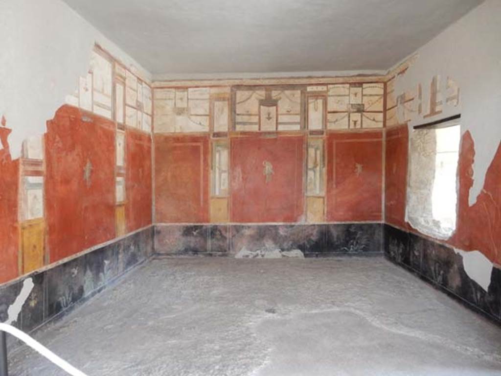 I.6.7 Pompeii. May 2016. Large oecus on east side of atrium.
Photo courtesy of Buzz Ferebee.