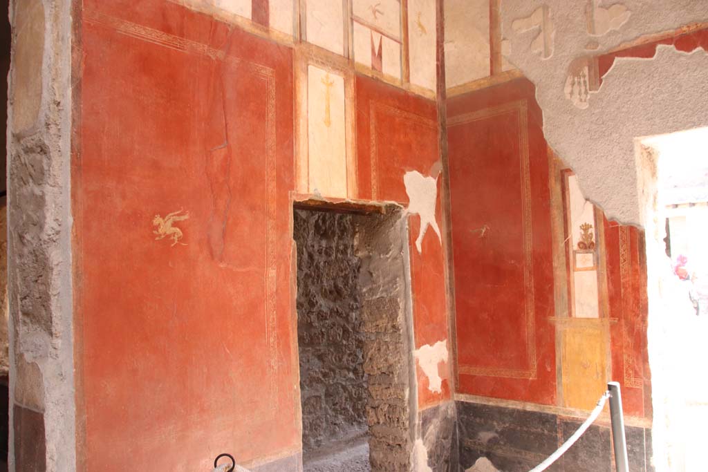 I.6.7 Pompeii. September 2019. Looking towards south-east side of atrium. Photo courtesy of Klaus Heese.