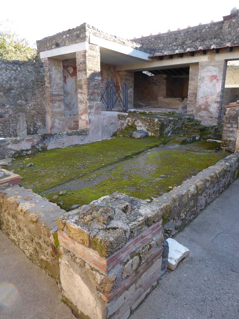I.6.7 Pompeii. September 2015. Looking south-east across garden area.
Foto Annette Haug, ERC Grant 681269 DÉCOR.