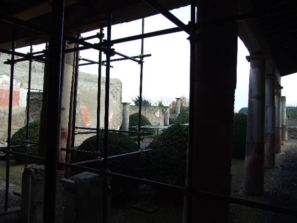 I.7.1 Pompeii. December 2006. Peristyle, looking south-east, from north-west corner of portico.