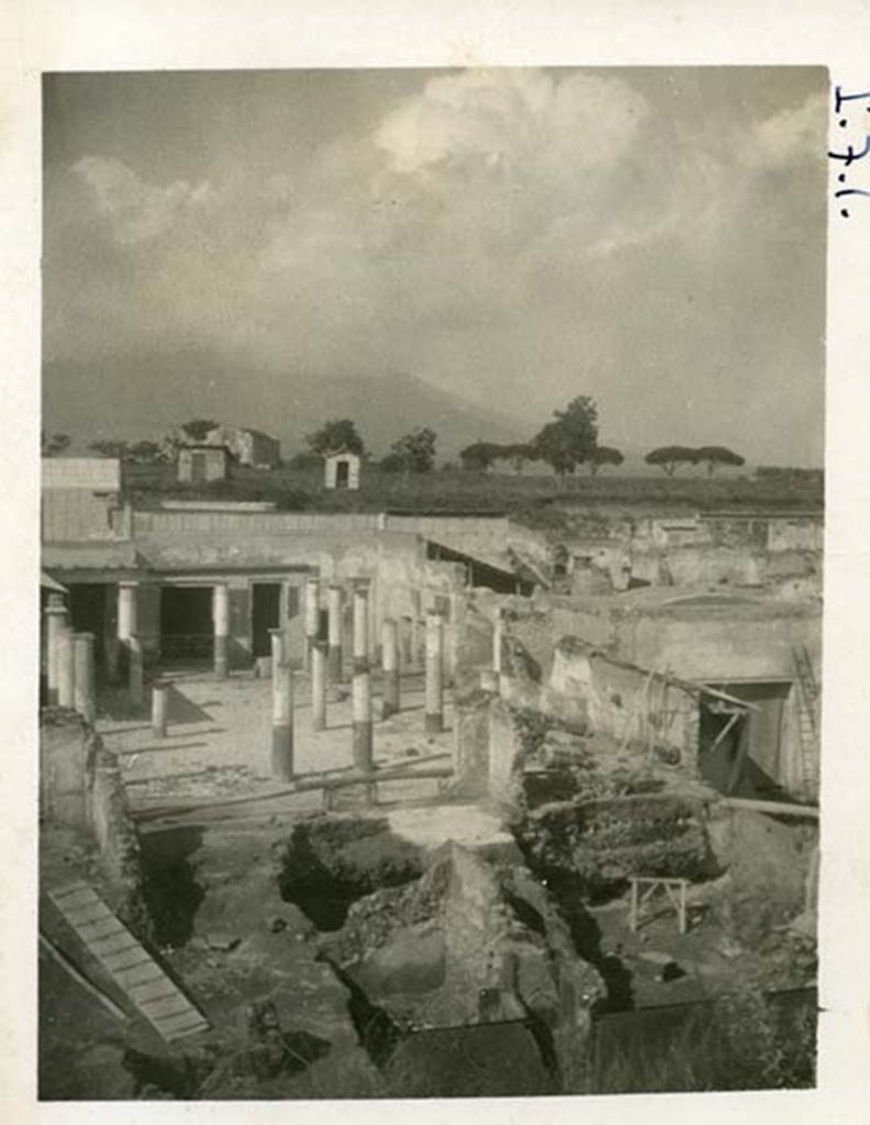 I.7.1 Pompeii. 1937-39. Looking north from above rooms below rear of south side of peristyle. Photo courtesy of American Academy in Rome, Photographic Archive.
Warsher collection no. 546.