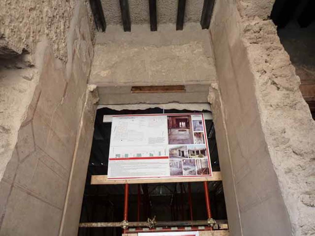 I.7.1 Pompeii. May 2010. Entrance fauces, looking south.