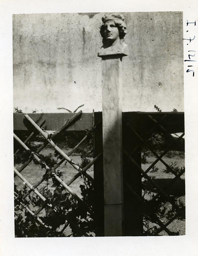 I.7.10/12, Pompeii, but shown as I.7.12/15 on photo. Pre-1937-39. Garden decoration.
Photo courtesy of American Academy in Rome, Photographic Archive. Warsher collection no. 1893.
This head was of a female herm from the garden area made of yellow marble (height 0.145m).
See Maiuri, A., 1928. Nuovi Scavi nella Via dell’Abbondanza. Milano: Hoepli. (p.74, fig.39).
