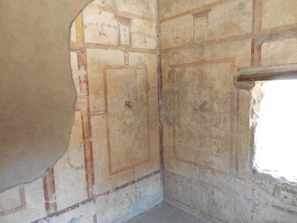 I.7.12 Pompeii. May 2017. Looking towards the south-east corner of cubiculum.
Photo courtesy of Buzz Ferebee.