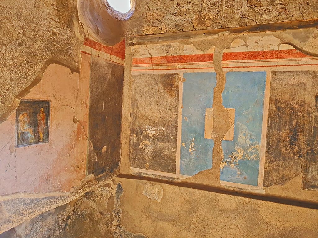 I.7.19 Pompeii. March 2024.
Looking towards the north-east corner of cubiculum on north side of corridor. Photo courtesy of Giuseppe Ciaramella.