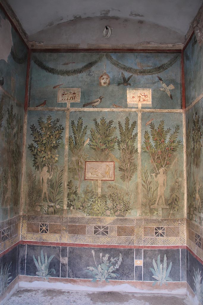 I.9.5 Pompeii. October 2024.
Room 5, cubiculum. Looking towards east wall. Photo courtesy of Klaus Heese