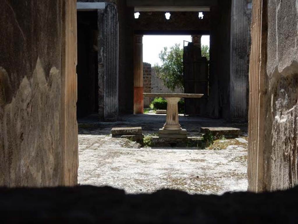 I.9.5 Pompeii. May 2015. Room 1, fauces. Looking south across atrium. Photo courtesy of Buzz Ferebee.