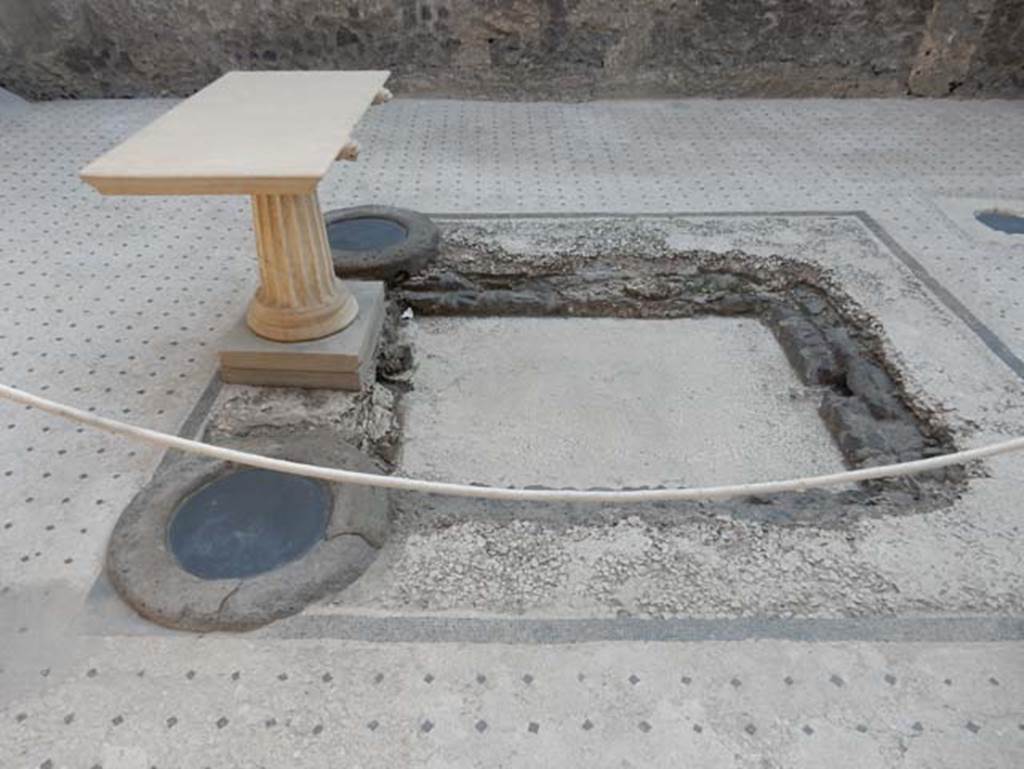 I.9.5 Pompeii. May 2017. Room 3, looking west across impluvium in atrium. Photo courtesy of Buzz Ferebee.