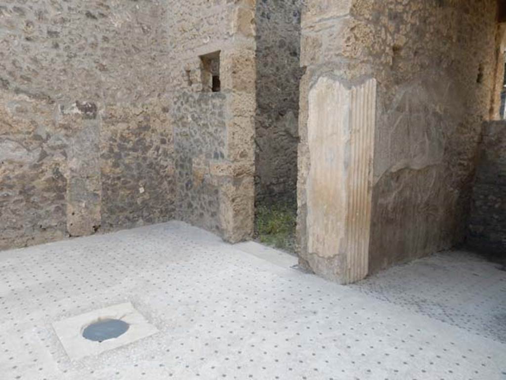 I.9.5 Pompeii. May 2017. Doorway to room in north-west corner of atrium, next to entrance corridor, on right. Photo courtesy of Buzz Ferebee.