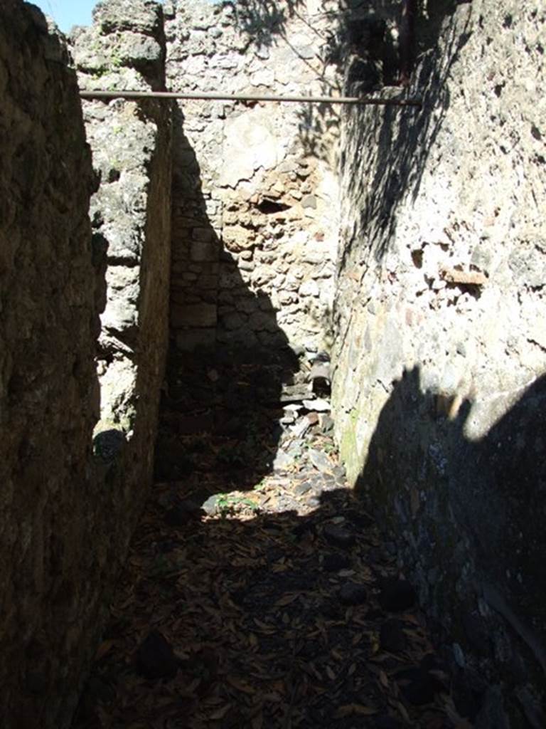 I.10.4 Pompeii. March 2009. Corridor M2, north end of corridor.