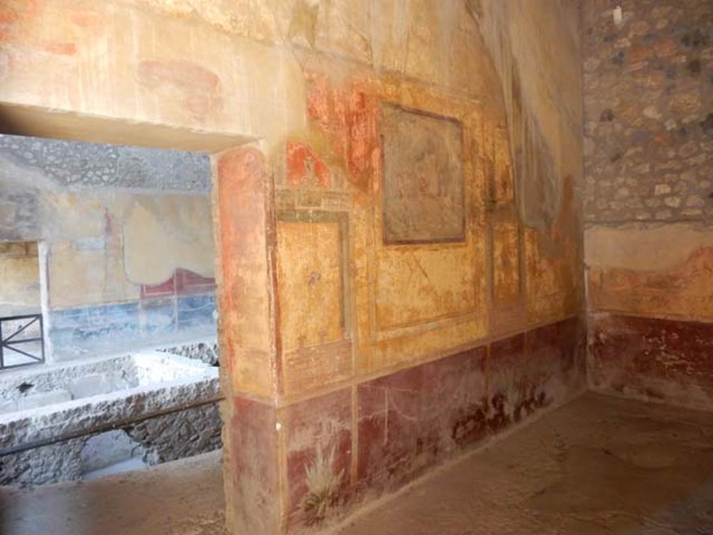 1.10.4 Pompeii. May 2015. Room 19, north wall with doorway to room 18.
Photo courtesy of Buzz Ferebee.