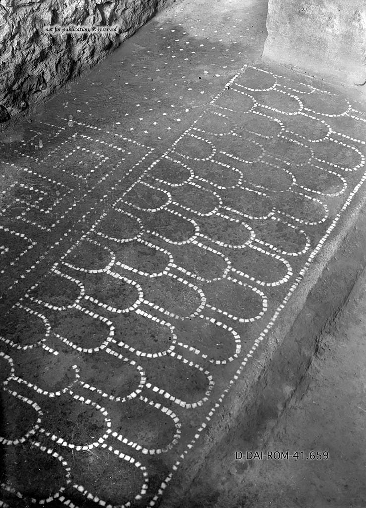 I.10.4 Pompeii. Pre 1938. Room 18, lower level, mosaic floor from “corridor” on lower east side of room.
DAIR 41.659. Photo © Deutsches Archäologisches Institut, Abteilung Rom, Arkiv.
See Pernice, E. 1938. Pavimente und Figürliche Mosaiken: Die Hellenistische Kunst in Pompeji, Band VI. Berlin: de Gruyter, Taf. 23,4.