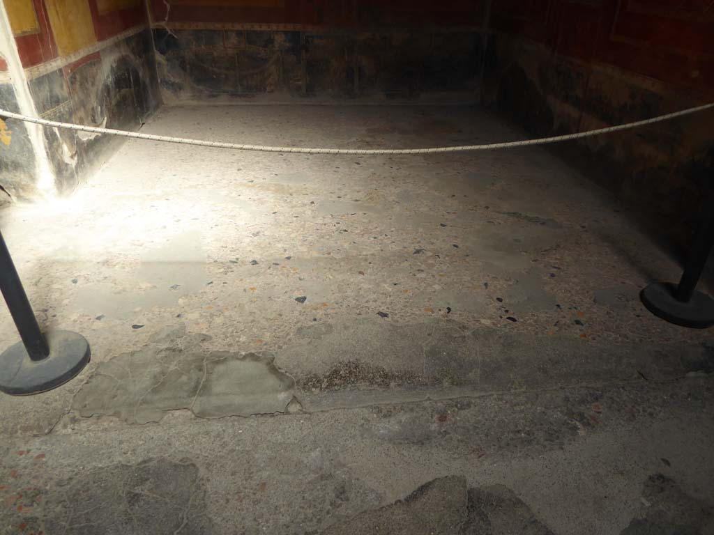 I.10.4 Pompeii. September 2018. Room 4, looking east across flooring, from atrium.
Foto Annette Haug, ERC Grant 681269 DÉCOR.
