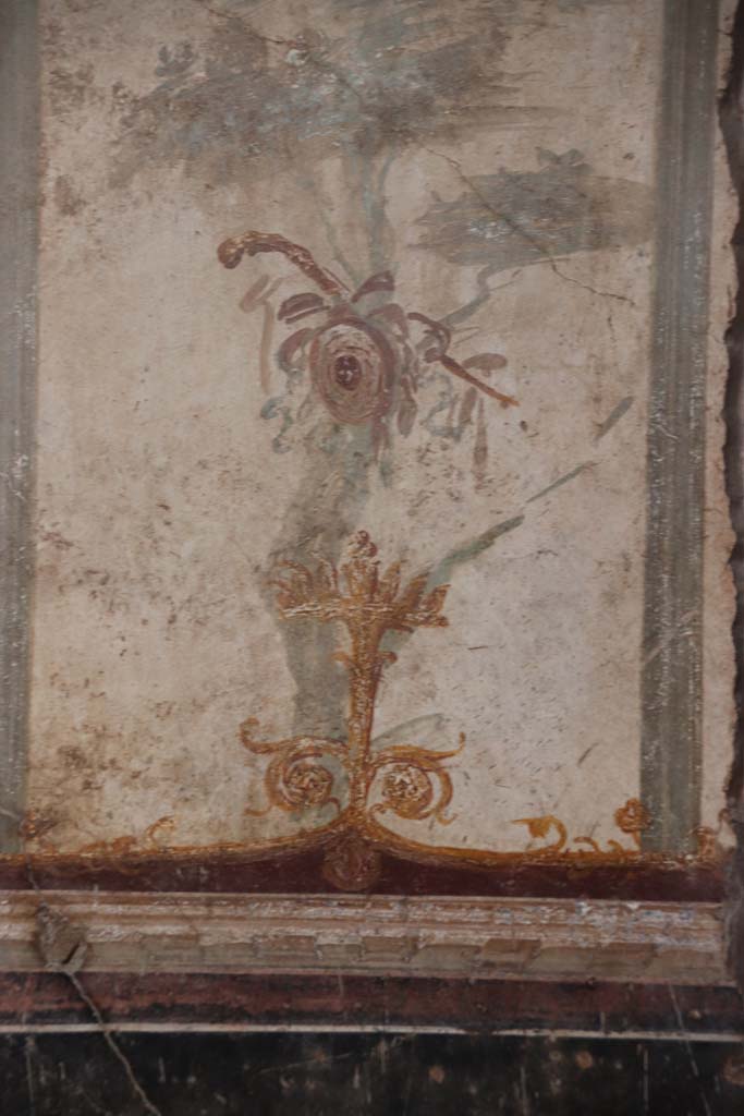 I.10.4 Pompeii. September 2021.
East wall of atrium, detail from panel in south-east corner. Photo courtesy of Klaus Heese.