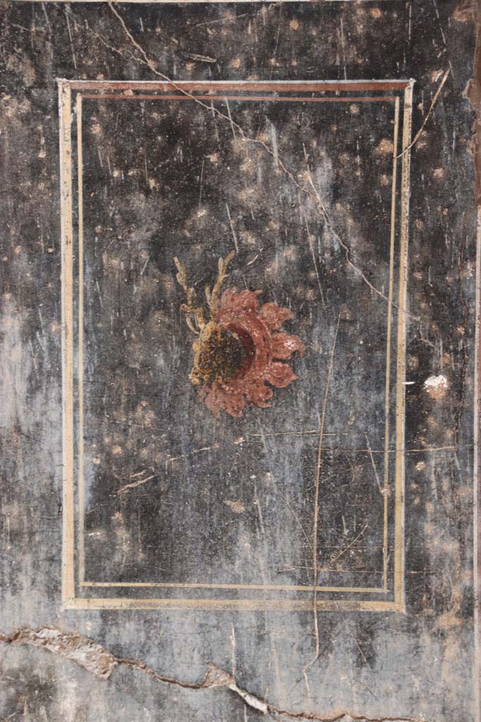 I.10.4 Pompeii. September 2021.
Detail from below panel above, from east wall of atrium. Photo courtesy of Klaus Heese.