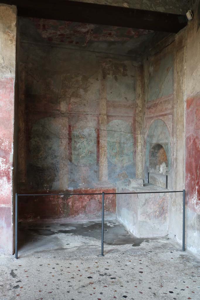 I.10.4 Pompeii. December 2018.
Area 25, looking towards south-west corner of peristyle. Photo courtesy of Aude Durand.