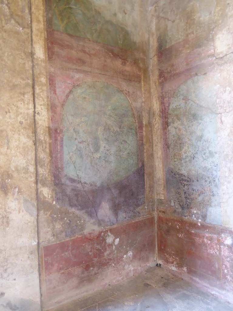 I.10.4 Pompeii. September 2018. Alcove 25, looking towards east wall and south-east corner.
Foto Annette Haug, ERC Grant 681269 DÉCOR.