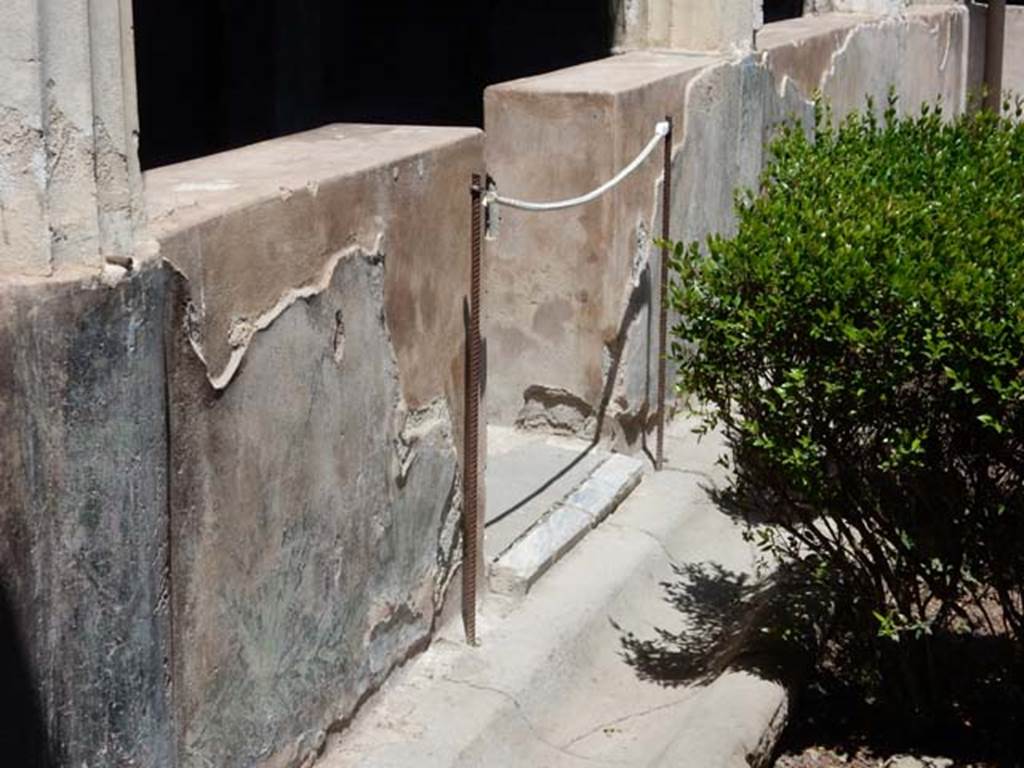 I.10.4 Pompeii. May 2017. Looking east across north side of peristyle garden. Photo courtesy of Buzz Ferebee.