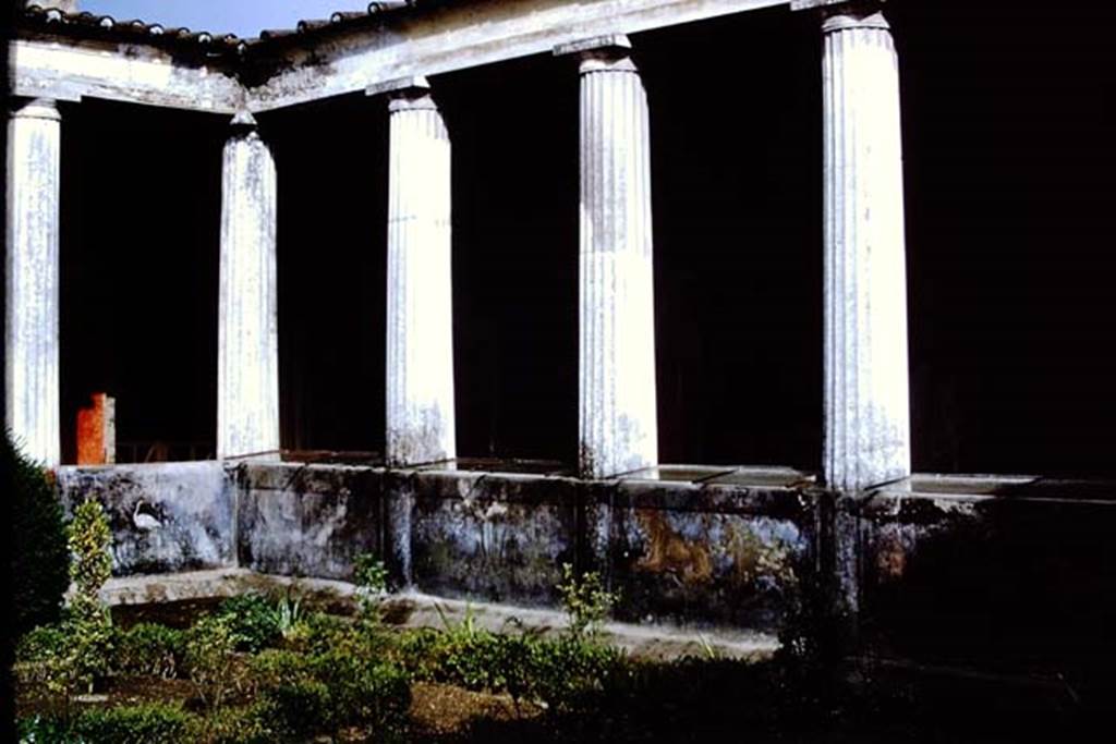 I.10.4 Pompeii. 1966. South side of peristyle garden, with painted pluteus.
Photo by Stanley A. Jashemski.
Source: The Wilhelmina and Stanley A. Jashemski archive in the University of Maryland Library, Special Collections (See collection page) and made available under the Creative Commons Attribution-Non Commercial License v.4. See Licence and use details.
J66f0486