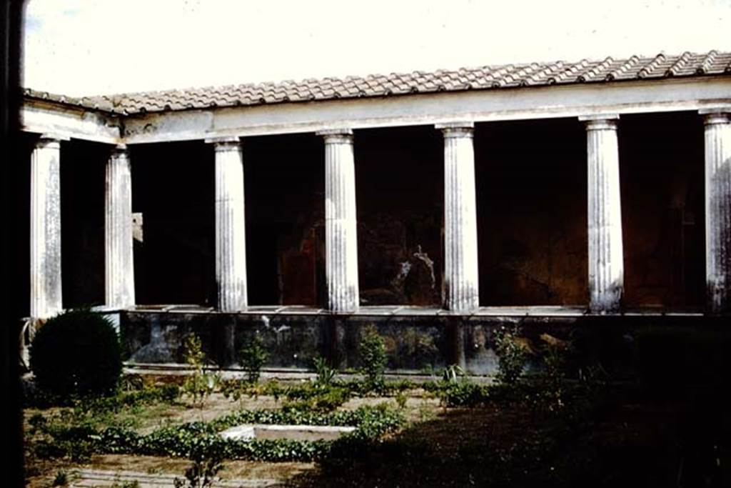 I.10.4 Pompeii. 1961. South side of peristyle garden. Photo by Stanley A. Jashemski.
Source: The Wilhelmina and Stanley A. Jashemski archive in the University of Maryland Library, Special Collections (See collection page) and made available under the Creative Commons Attribution-Non Commercial License v.4. See Licence and use details.
J61f0396