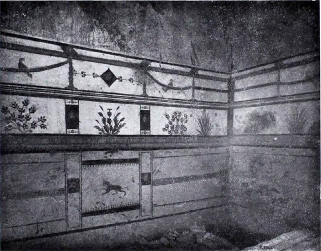 I.10.8 Pompeii. 1934. Room 8, east wall of tablinum with paintings of birds, plants, gorgon masks and panther.
See Notizie degli Scavi di Antichità, 1934, p. 313, fig. 26.
