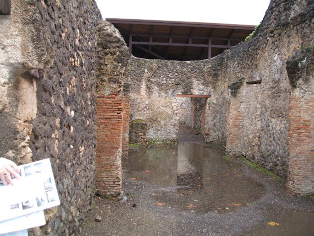 I.20.5 Pompeii. December 2004. Looking south to two rooms.