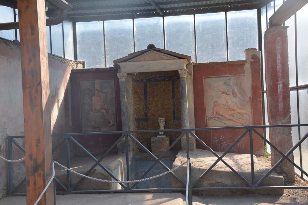 II.2.2 Pompeii. July 2017. Room “k”, looking east towards biclinium and painted decoration.
Foto Annette Haug, ERC Grant 681269 DÉCOR.

