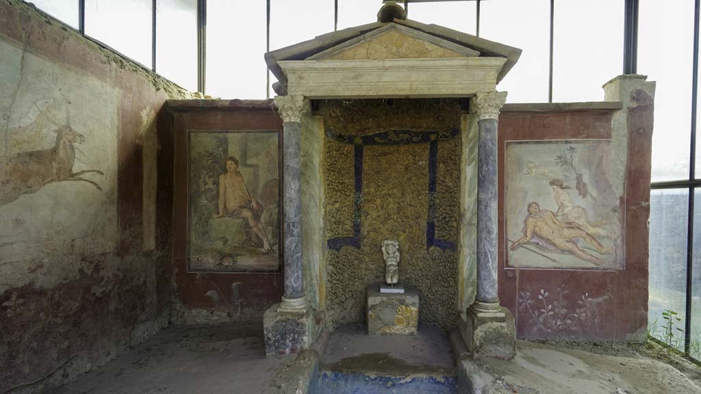 II.2.2 Pompeii. August 2021. 
Room “k”, looking east towards summer dining room with biclinium and water feature, at east end of upper euripus. Photo courtesy of Robert Hanson.
