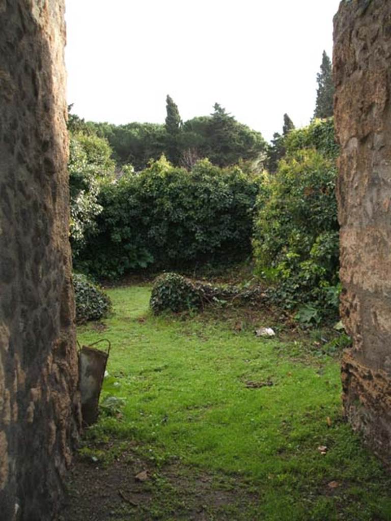 II.2.4 Pompeii. December 2004. Entrance corridor 1 and2, leading south to portico and peristyle garden 4.

