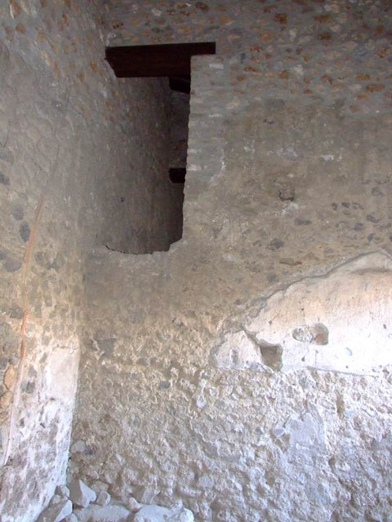 II.3.3 Pompeii. March 2009. Room 16, Upper North wall.