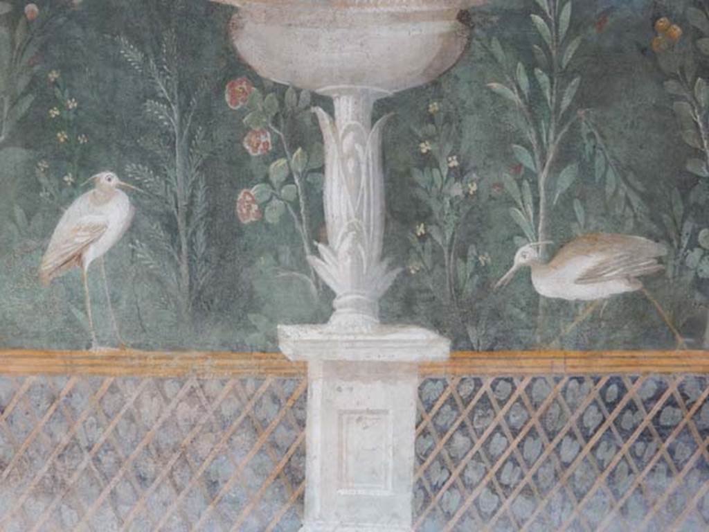 II.3.3 Pompeii. May 2016. Room 11, detail of base of fountain, birds and trellis fence.
Photo courtesy of Buzz Ferebee.