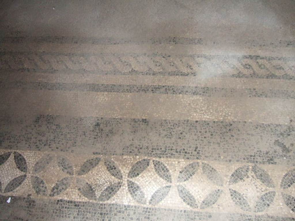 II.3.3 Pompeii. Room 5, Mosaic floor in doorway near North Portico.
