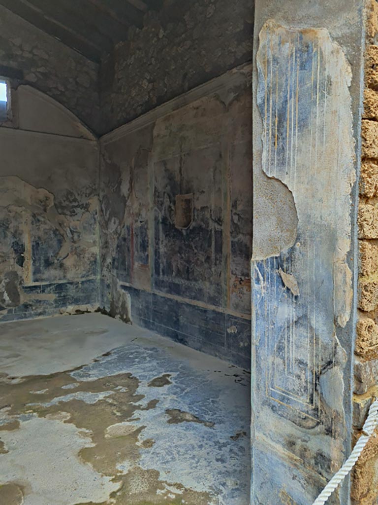 II.3.3 Pompeii. March 2024.
Room 6, detail of doorway on north side, looking towards north-west corner of room.
Photo courtesy of Giuseppe Ciaramella.