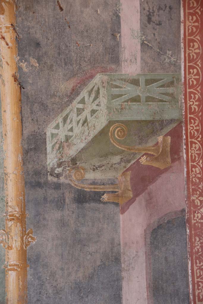 II.3.3 Pompeii. September 2017. Room 6, detail of painted balcony from west end of centre of south wall of triclinium.
Photo courtesy of Klaus Heese.