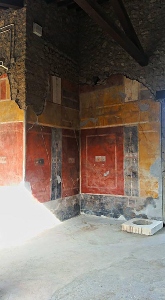 II.3.3 Pompeii. 2016/2017.
Room 11, looking north-west to north portico. Photo courtesy of Giuseppe Ciaramella.