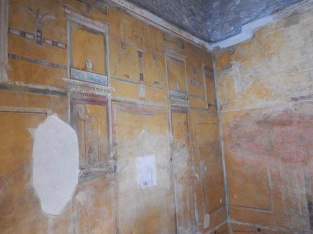 II.3.3 Pompeii. May 2016. Room 12, south wall and south-west corner. Photo courtesy of Buzz Ferebee.