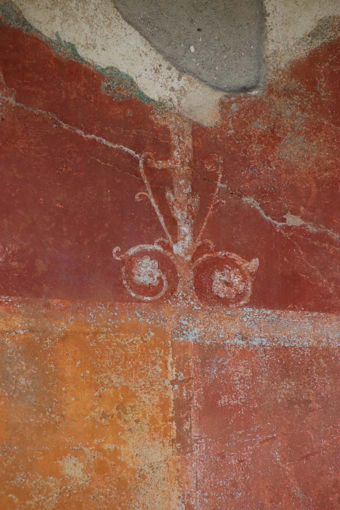 II.3.3 Pompeii. September 2017. Room 11, west portico, detail of painted decoration on upper wall.
Photo courtesy of Klaus Heese.