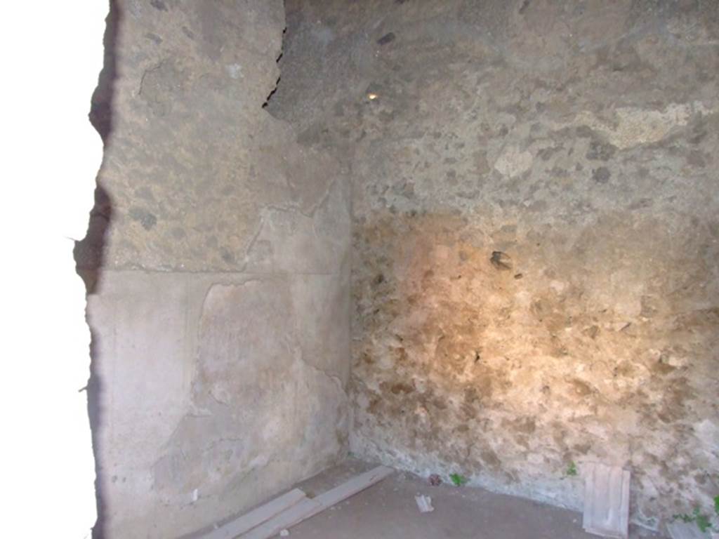 II.3.3 Pompeii. March 2009. Room 14, South west corner.