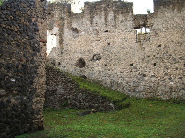 II.4.4 Complesso di Giulia Felice (Julia Felix) or Praedia di Giulia Felice.  Praefurnium or furnace