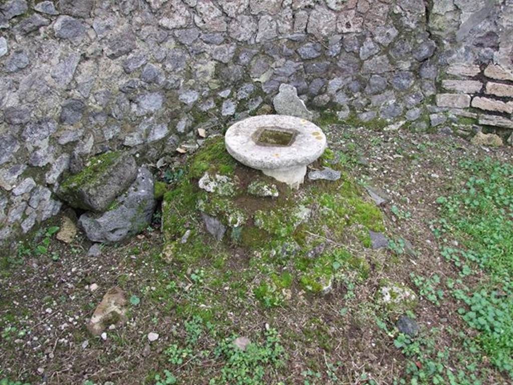 II.4.6 Pompeii. December 2006. Feature in south side of swimming pool