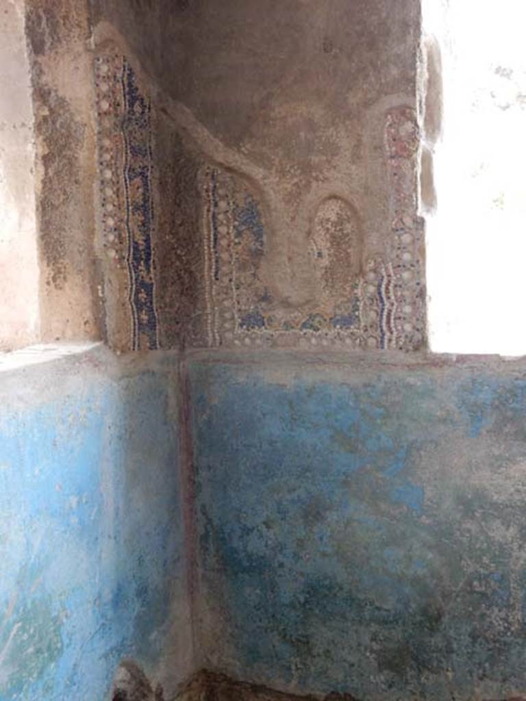 II.4.6 Pompeii. May 2017. Detail of south-east corner of basin/pool in Frigidarium/apodyterium. Photo courtesy of Buzz Ferebee.